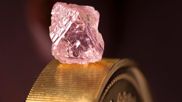 Der US-Finanzinvestor prüft eine Übernahme der Diamantensparten der Bergbaukonzerne BHP Billiton und Rio Tinto.