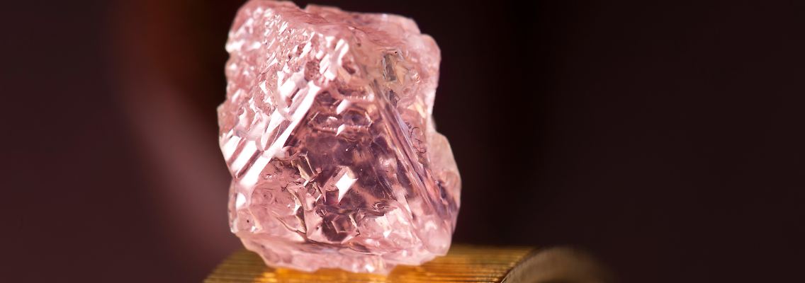 Der US-Finanzinvestor prüft eine Übernahme der Diamantensparten der Bergbaukonzerne BHP Billiton und Rio Tinto.