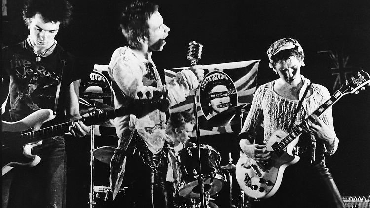 So jung und frisch wie 1977 sind die Sex Pistols längst nicht mehr. Bassist Sid Vicious (l.) starb 1979 nach einer Überdosis.