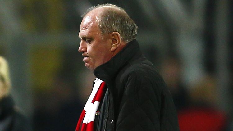 "Aber für mich kriegen sie erst dann den Ritterschlag, wenn sie eine Supersaison in der Bundesliga gespielt haben und im internationalen Wettbewerb spielen": Uli Hoeneß, FC Bayern München.