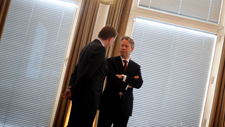 Matthias Wargers (rechts) hat nicht viel Positives zu berichten.