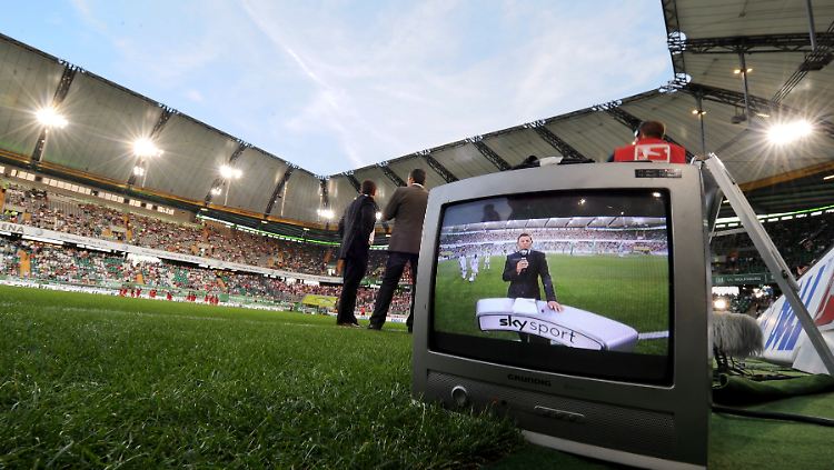 Wer darf's zeigen? Die Deutsche Fußball-Liga entscheidet und verkauft.