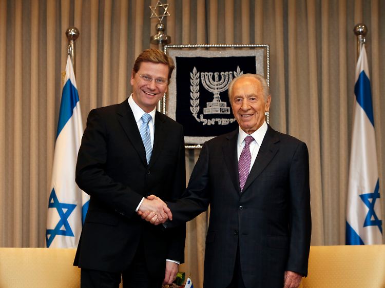 Westerwelle mit Shimon Peres.
