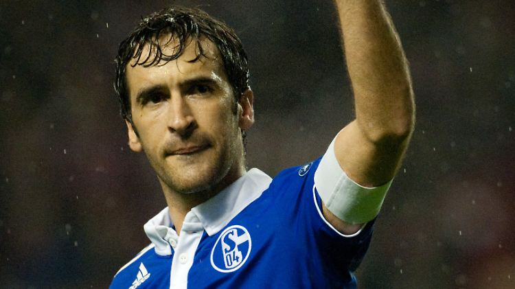 "Mein Kopf ist nur bei Schalke": Das hatte Raúl noch jüngst behauptet.