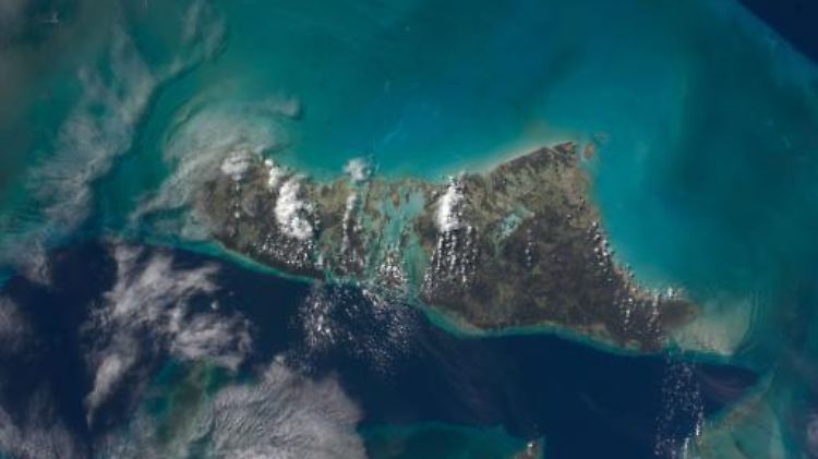 Beim Hinflug aus der Raumfähre schön zu sehen: Andros, die größte Insel der Bahamas.