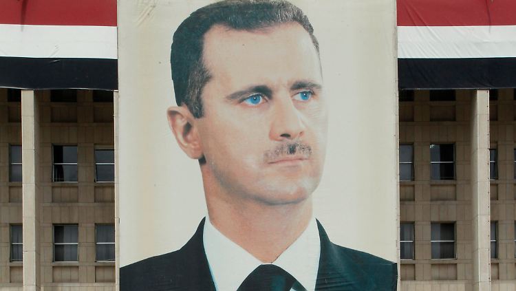 Präsident Baschar al-Assad versucht mit Gewalt, die Proteste gegen ihn mit verhindern.