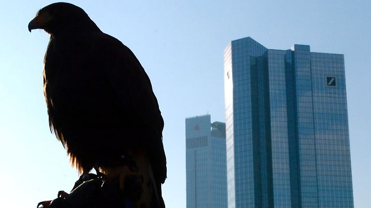 Nach der US-Regierung und zahlreichen anderen Banken zieht nun auch die BayernLB mit Betrugsvorwürfen gegen die Deutsche Bank vor Gericht.