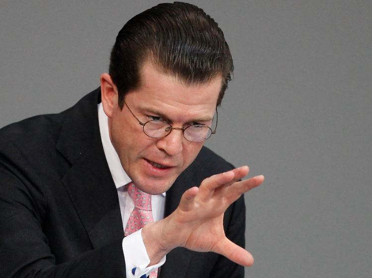 Guttenberg erlebt ein politisches Erdbeben bereits in der ersten Phase seiner Amtszeit.