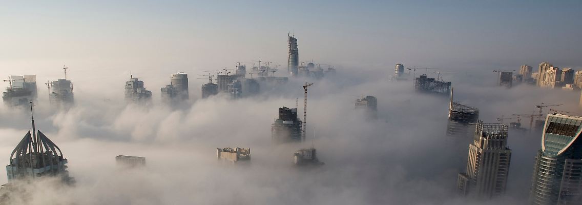 Am Himmel über Dubai, mitten in der Hochphase des Baubooms (Archivbild).