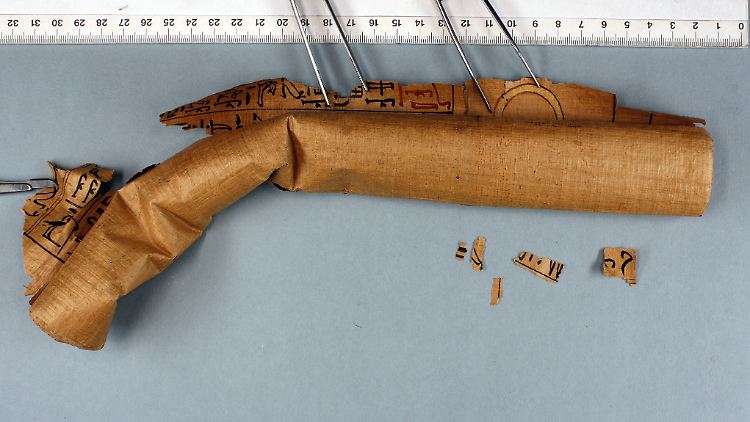 Dieser ägyptische Totenbuch-Papyrus ist 3500 Jahre alt.