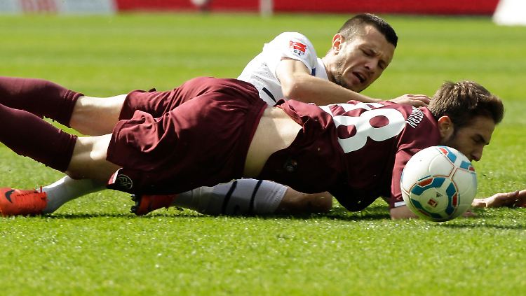 So sehen Sieger aus - und Absteiger. Der 2:1-Erfolg des 1. FC Kaiserslautern in Berlin war für den FCK wertlos und für Hertha womöglich fatal.
