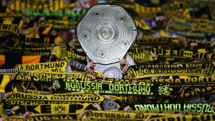 Die achte Meisterschale für Borussia Dortmund ist perfekt, wird aber erst am letzten Spieltag gegen Freiburg überreicht.