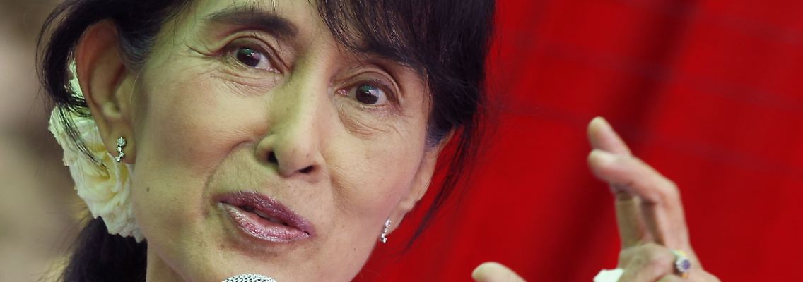 Aung San Suu Kyi bleibt ihren Prinzipien treu und setzt den Präsidenten unter Druck.