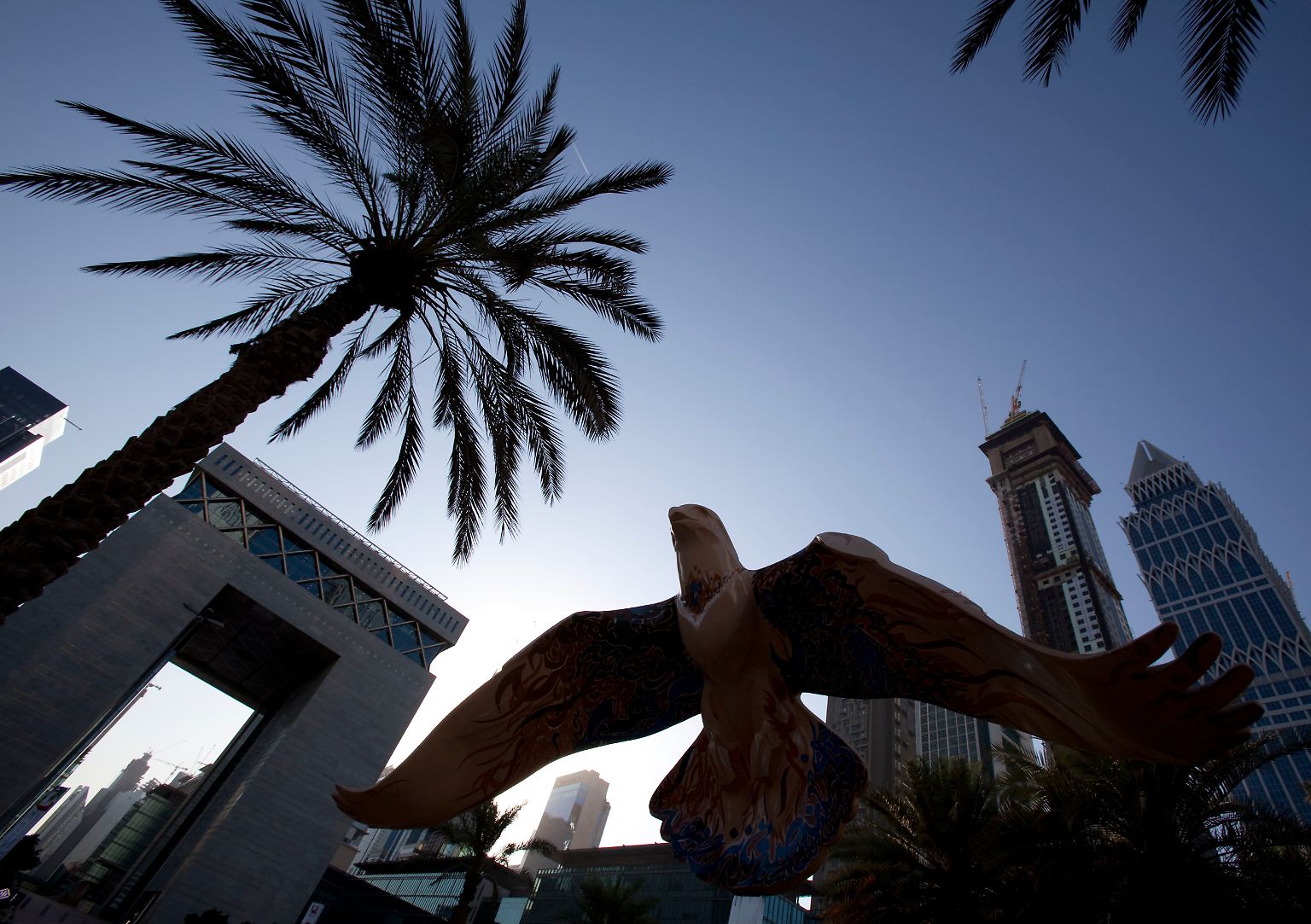 Mit einer überraschenden Bitte um Zahlungsaufschub sorgt der Golfstaat Dubai für erhebliche Unruhe an den Finanzmärkten.