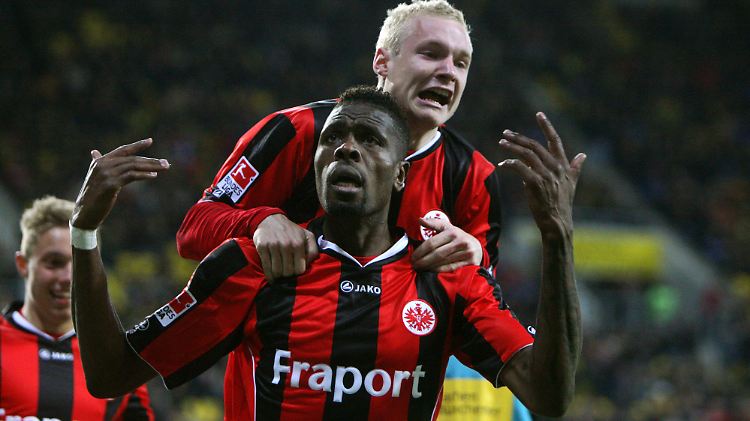 Huckepack in die 1. Liga: Eintracht Frankfurt - zu spät, die Hesse kommen.