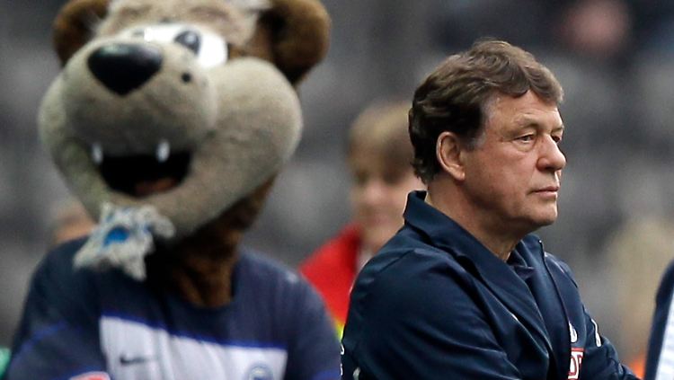 Altmeister aus Essen-Altenessen: Otto Rehhagel, rechts, Trainer des designierten Absteigers Hertha BSC.