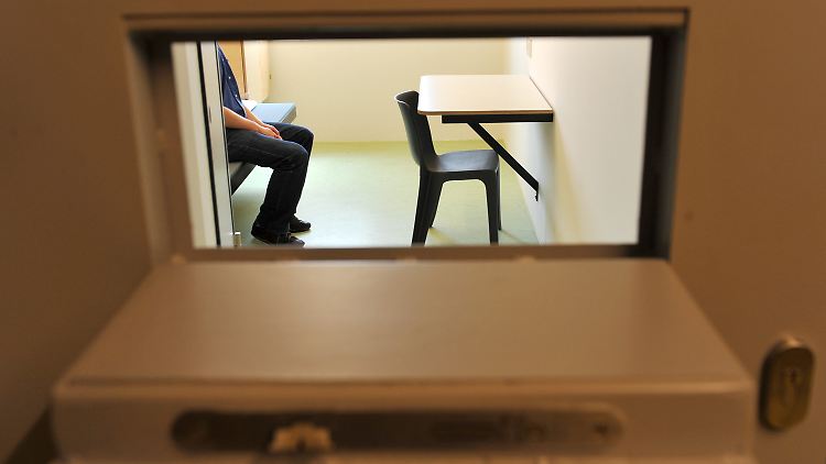 Der Staat darf die Bevölkerung vor gefährlichen Verbrechern schützen. Aber er muss sich dabei selbst an die Menschenrechte halten.