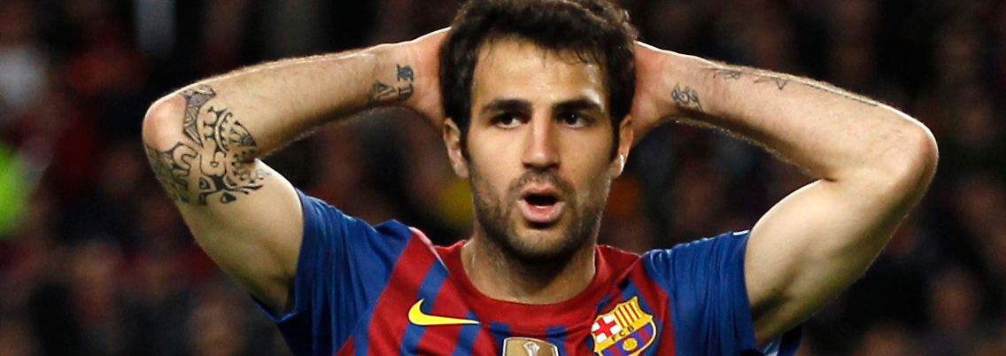 Fassungslos: Cesc Fabregas wird mit Barcelona den Titel in der Champions League nicht verteidigen.