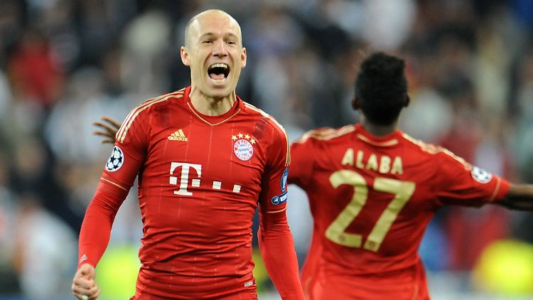 Es ist geschafft: Arjen Robben und David Alaba feiern den Einzug des FC Bayern München ins Finale der Fußball-Königsklasse.