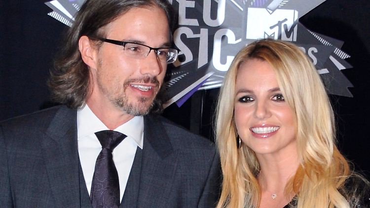 Britney Spearss Verlobter Jason Trawick darf ab jetzt über Ernährung, Kleidung und medizinische Versorgung der Sängerin bestimmen.