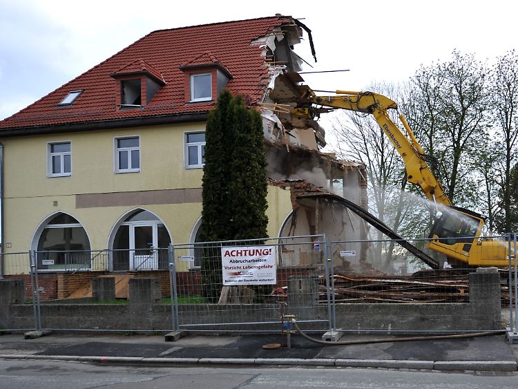 Das frühere Domizil der Neonazis aus Zwickau wird momentan abgerissen.