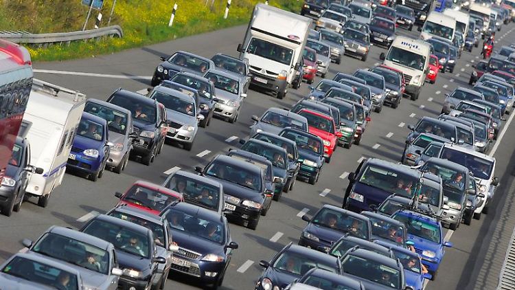 Stuttgart führt mit durchschnittlich 58 Stunden im Stau die Statistik an.