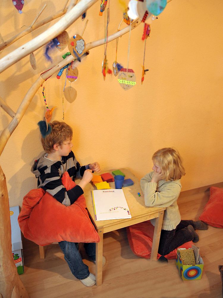 Trauernde Kinder treffen in speziellen Trauergruppen zusammen - wie hier im Bremer Trauerland.