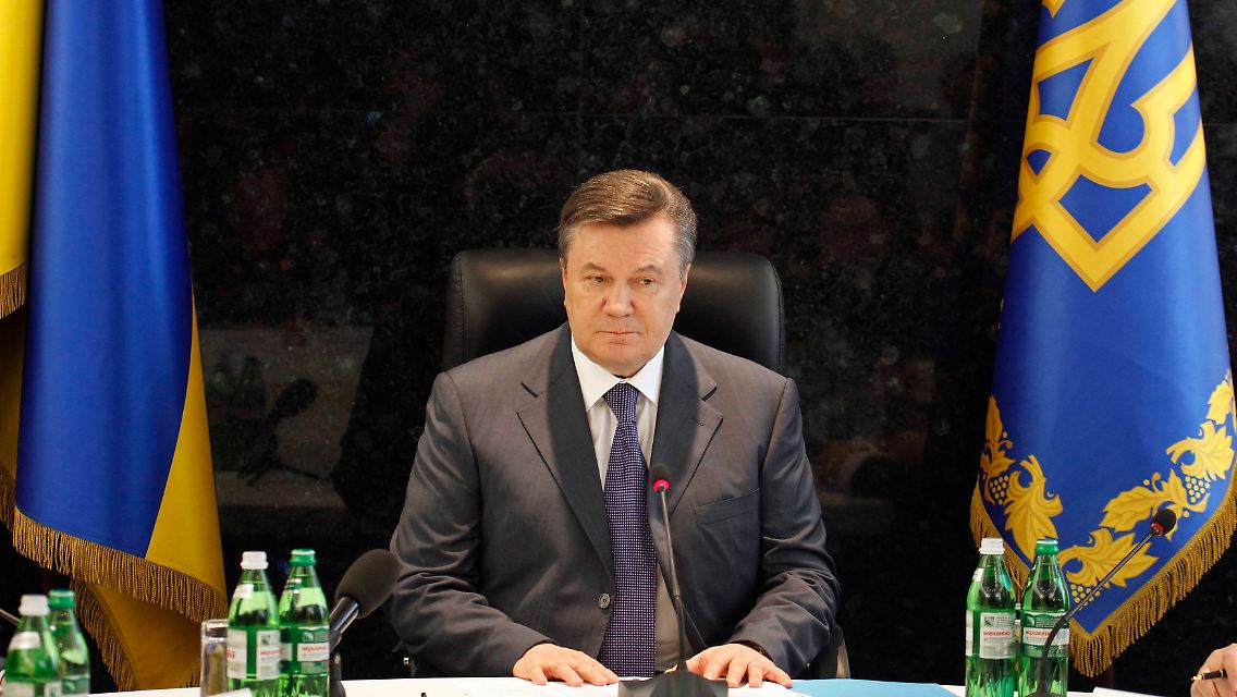 2012-04-28T125251Z_01_GAR08_RTRMDNP_3_UKRAINE-PRESIDENT-BLASTS.JPG4465661690656878337.jpg