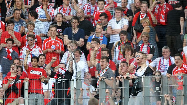 Der größte Gegner der Kölner sind sie selbst. Das wissen auch die Fans.