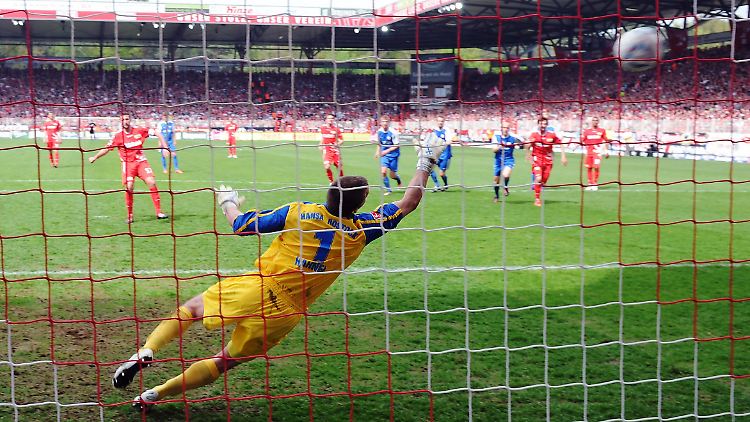 Die Rostocker unterliegen in einer verrückten Partie 4:5 bei Union Berlin.