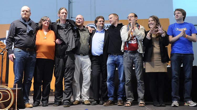 Die Partei hat noch viel vor, meint ihr Chef Schlömer (l.)