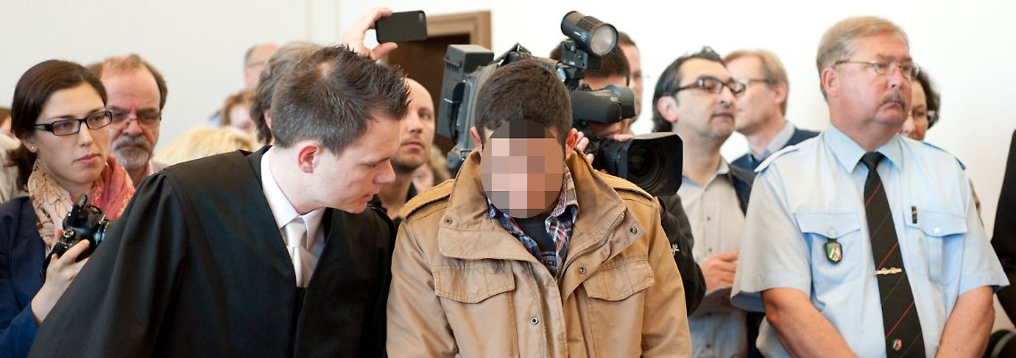 Einer der Angeklagten vor Gericht.
