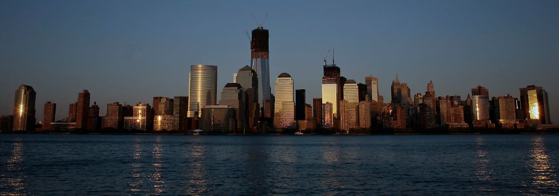 Blick über den Hudson auf Manhattan: New York City ist nur eines der wirtschaftlichen Zentren der USA.