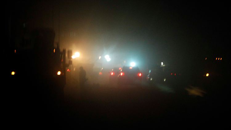 Obamas Konvoi fährt vom Flughafen zum Präsidentenpalast in Kabul.