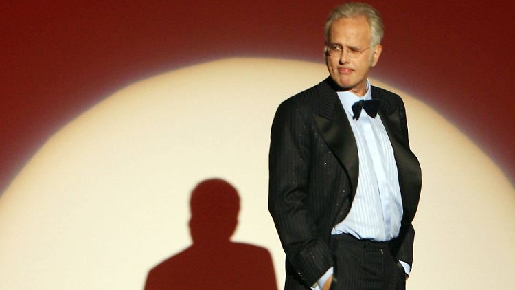 Ein Grund zum Feiern? Harald Schmidt sendet weiter - bei Sky.