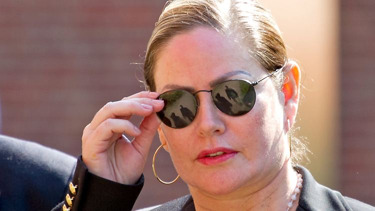 Adriana Barros stand wegen Beihilfe zur Untreue vor Gericht.