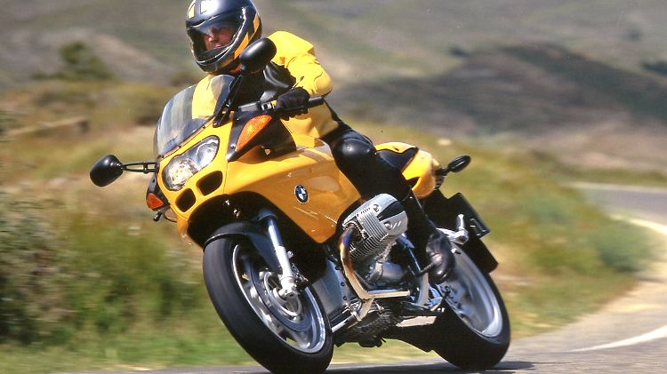 Das die Motorradfahrt auf seiner 19 Jahre alten BMW und deren nachträglich aufgeschraubte Sitzbank Schuld an der Dauererektion eine Mannes hat, bezweifeln einige Ärzte.