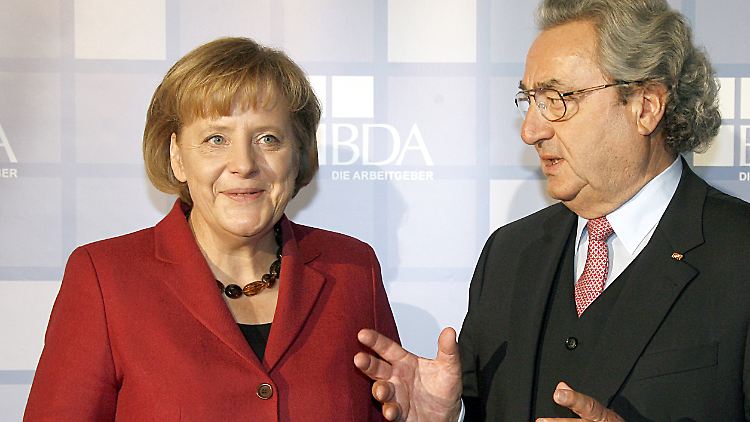 Bundeskanzlerin Merkel und Arbeitgeberpräsident Hundt: Die Regierung will die Privatwirtschaft flüssiger machen.