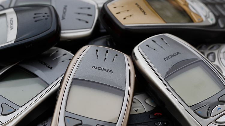 Einst zuhause in vielen Taschen: Nokia muss um den Anschluss kämpfen.