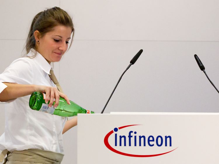 Ein guter Schluck frisches Wasser: Bei Infineon läuft es besser als erwartet.
