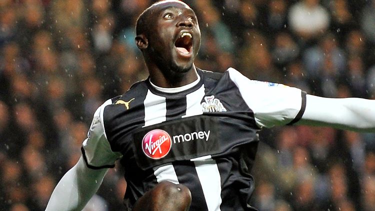 Zwei Traumtore:  Demba Papiss Cissé, Newcastle United.