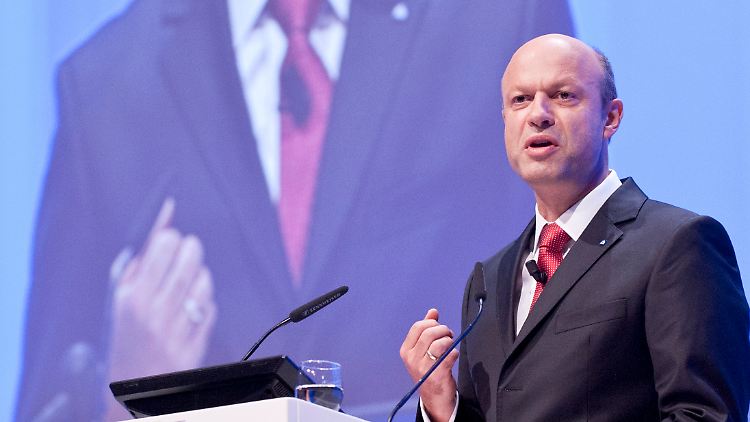 Laut Frank Stieler will Hochtief 2012 wieder zurück in die Gewinnzone.