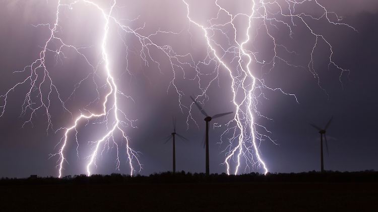 Auch mehr Gewitter soll es geben.