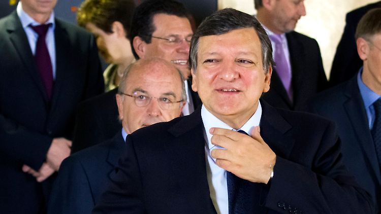EM-Boykott: EU-Kommissionspräsident Barroso bringt die Kommissare hinter sich.