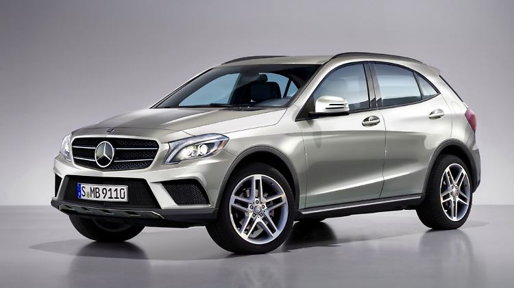 Optisch tritt der GLA deutlich jünger und dynamischer auf als sein größerer Bruder GLK. 
