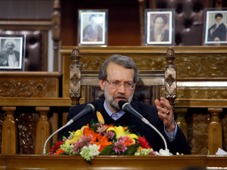 Irans Parlamentspräsident Laridschani spricht noch von diplomatischen Möglichkeiten.