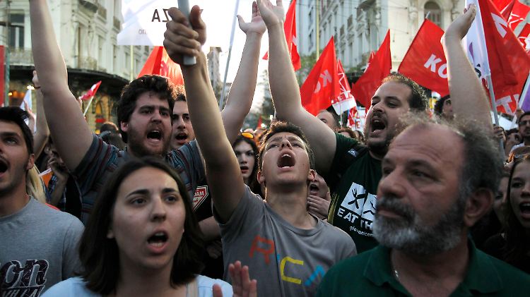 Anhänger der Radikalen Linken (Syriza) bei einer Wahlkundgebung in Athen.