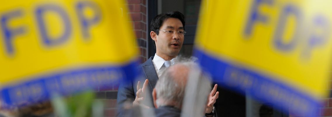 Philipp Rösler steht der FDP erst seit einem Jahr vor - dem schlimmsten Jahr der Partei.