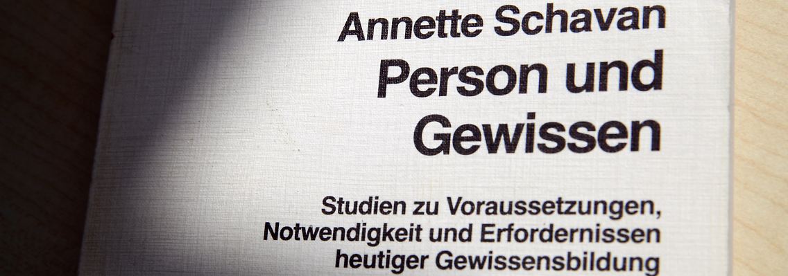 Die gebundene Dissertation der Bundesbildungsministerin.