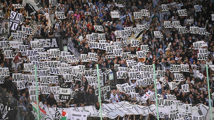 Trainer Conte schafft den großen Coup in seiner ersten Saison bei Juve.